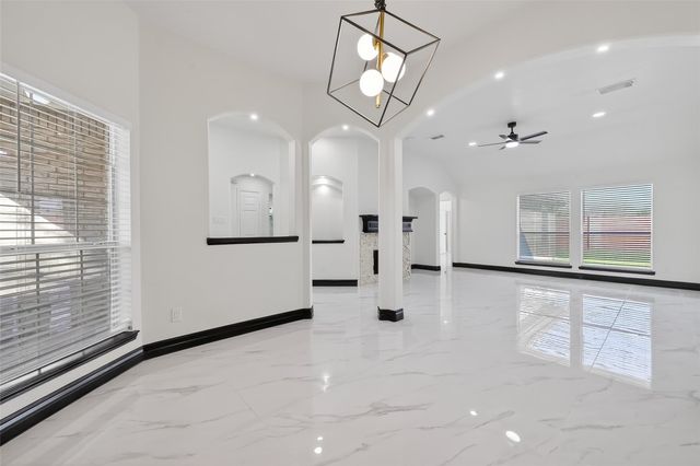 10703 White Bridge Lane, Sugar Land, TX 77498