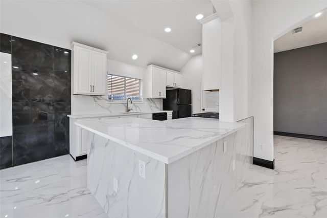 10703 White Bridge Lane, Sugar Land, TX 77498