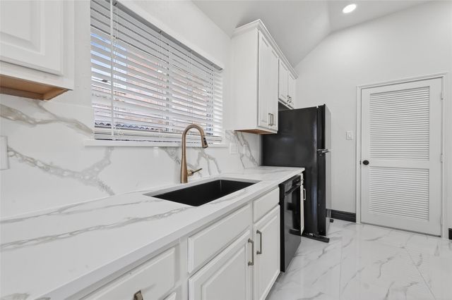 10703 White Bridge Lane, Sugar Land, TX 77498