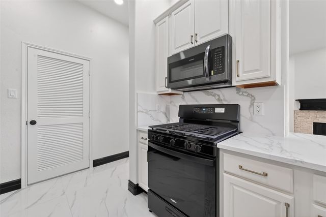 10703 White Bridge Lane, Sugar Land, TX 77498