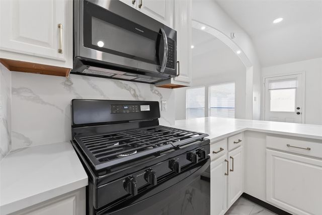 10703 White Bridge Lane, Sugar Land, TX 77498