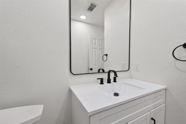 10703 White Bridge Lane, Sugar Land, TX 77498