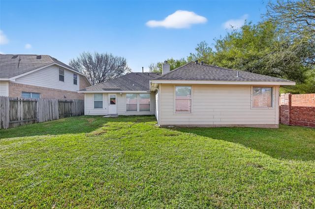 10703 White Bridge Lane, Sugar Land, TX 77498