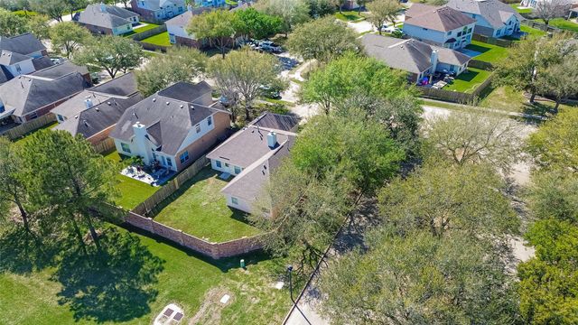 10703 White Bridge Lane, Sugar Land, TX 77498