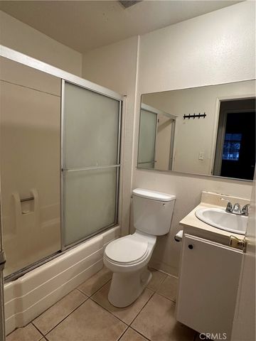 18530 Hatteras Street 212, Tarzana, CA 91356