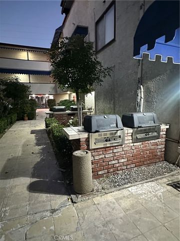 18530 Hatteras Street 212, Tarzana, CA 91356