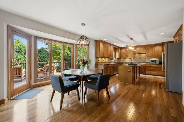 6183 Tyrnbury Drive, Lisle, IL 60532