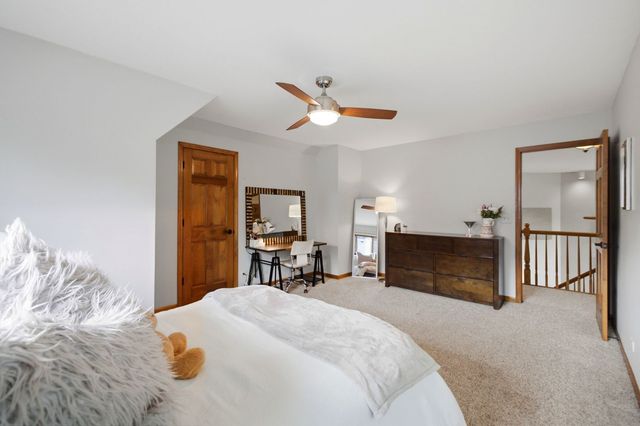 6183 Tyrnbury Drive, Lisle, IL 60532