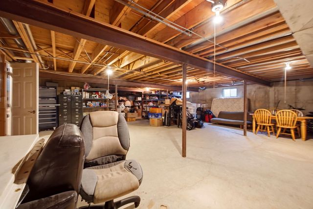 6183 Tyrnbury Drive, Lisle, IL 60532