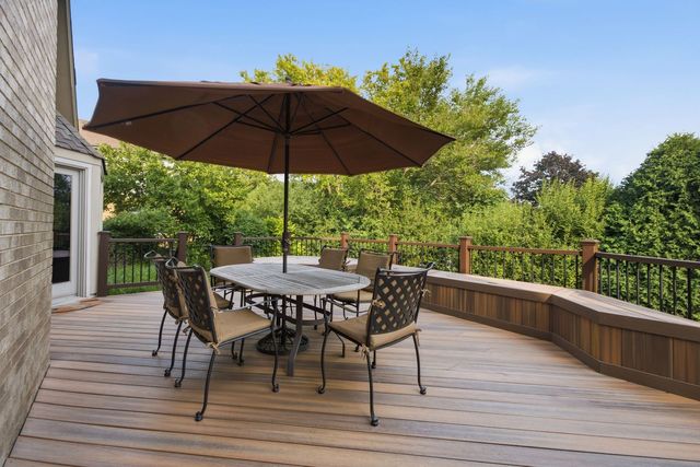 6183 Tyrnbury Drive, Lisle, IL 60532