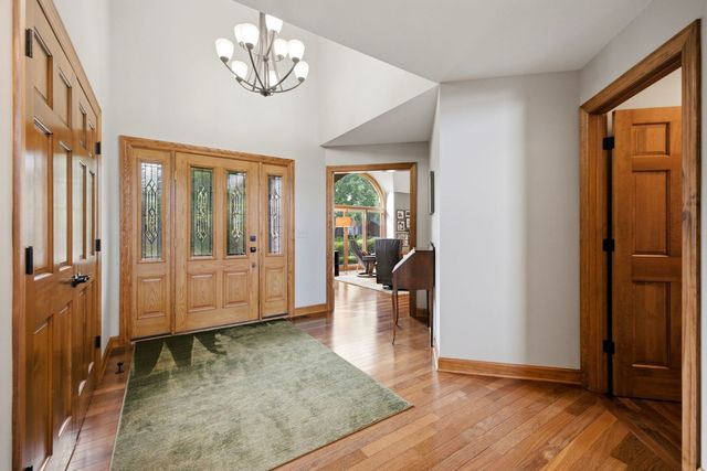 6183 Tyrnbury Drive, Lisle, IL 60532