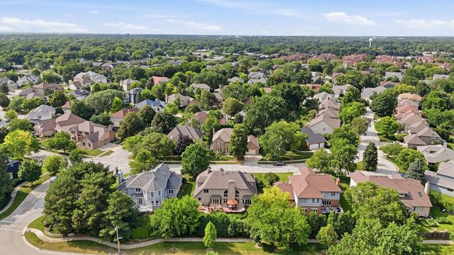 6183 Tyrnbury Drive, Lisle, IL 60532