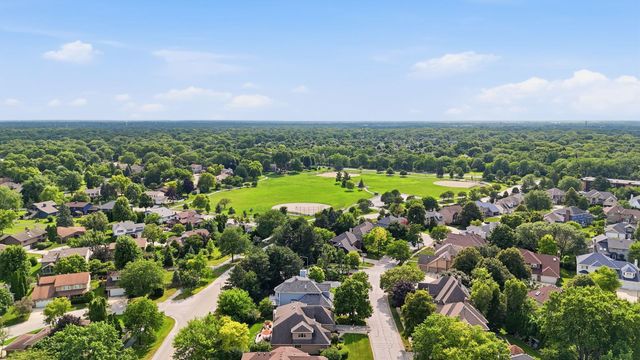 6183 Tyrnbury Drive, Lisle, IL 60532