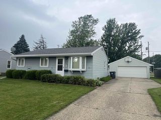 348 MARK COURT, Neenah, WI 54956
