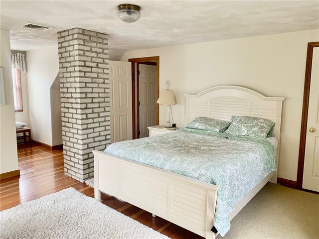 56 Bayberry Road, Narragansett, RI 02882