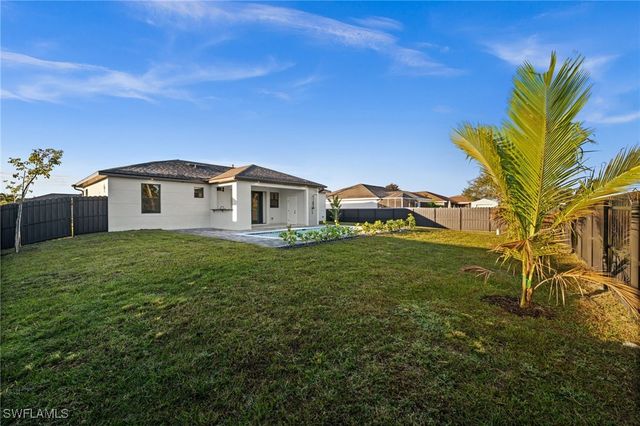 1621 NW 23rd TER, Cape Coral, FL 33993