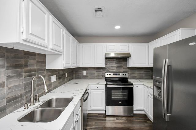 13002 Kingsmill Drive, Sugar Land, TX 77478