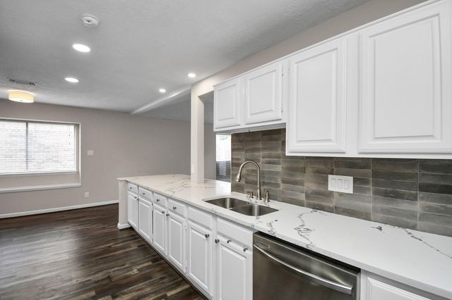 13002 Kingsmill Drive, Sugar Land, TX 77478