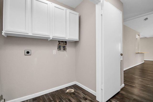 13002 Kingsmill Drive, Sugar Land, TX 77478