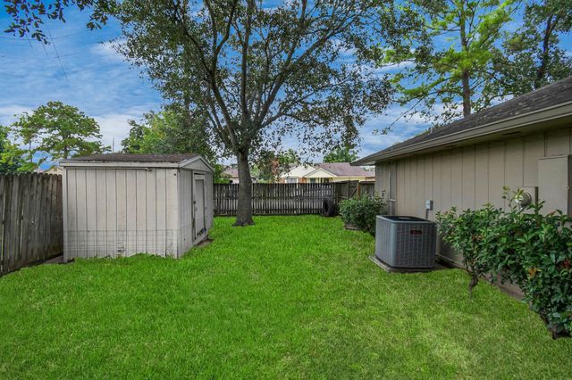 13002 Kingsmill Drive, Sugar Land, TX 77478