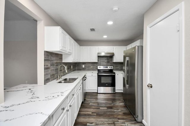 13002 Kingsmill Drive, Sugar Land, TX 77478