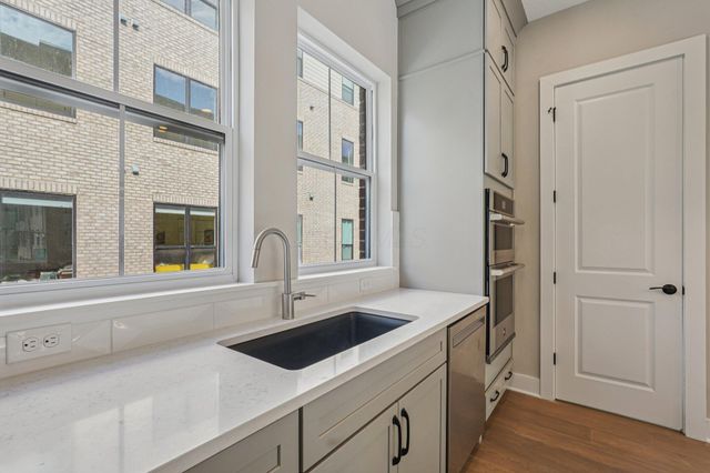 282 Dickenson Street, Columbus, OH 43215