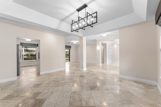 4 Glengary Road, Palm Beach Gardens, FL 33418