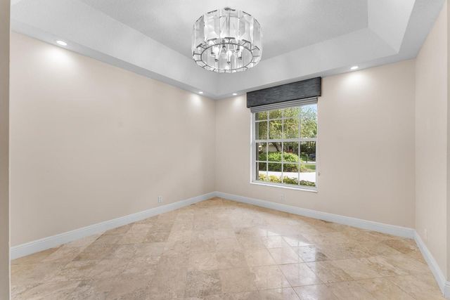 4 Glengary Road, Palm Beach Gardens, FL 33418