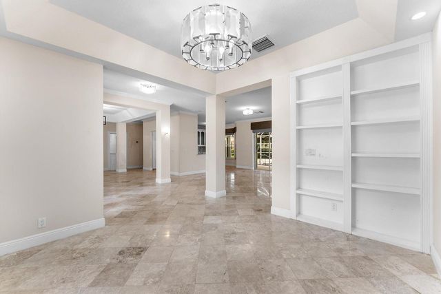 4 Glengary Road, Palm Beach Gardens, FL 33418