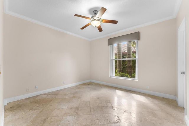 4 Glengary Road, Palm Beach Gardens, FL 33418