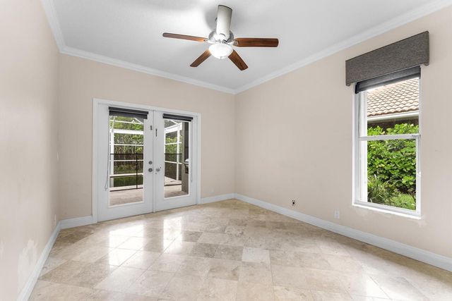 4 Glengary Road, Palm Beach Gardens, FL 33418