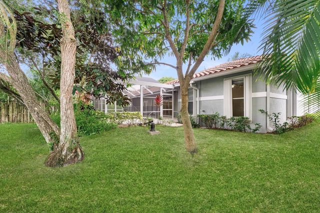 4 Glengary Road, Palm Beach Gardens, FL 33418