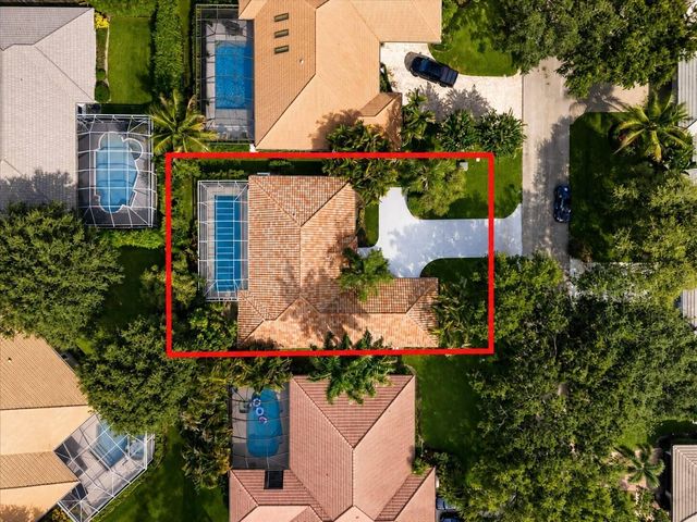4 Glengary Road, Palm Beach Gardens, FL 33418