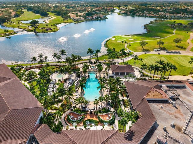 4 Glengary Road, Palm Beach Gardens, FL 33418