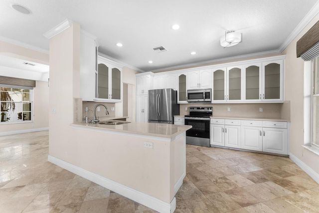 4 Glengary Road, Palm Beach Gardens, FL 33418