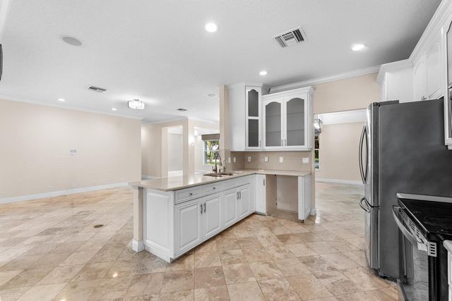 4 Glengary Road, Palm Beach Gardens, FL 33418