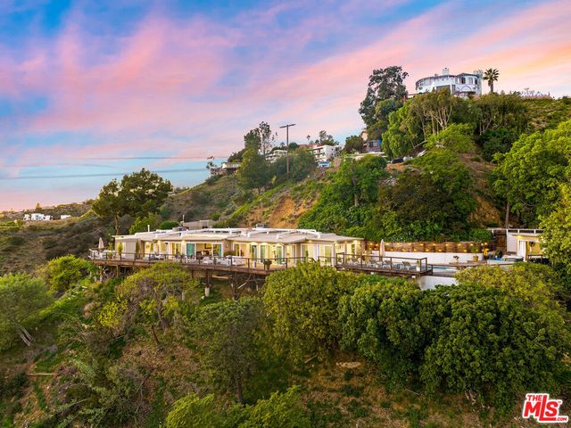 8494 Cole Crest Drive, Los Angeles, CA 90046