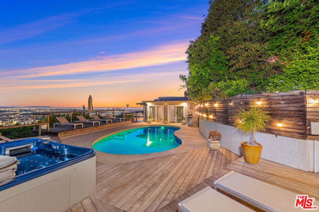 8494 Cole Crest Drive, Los Angeles, CA 90046
