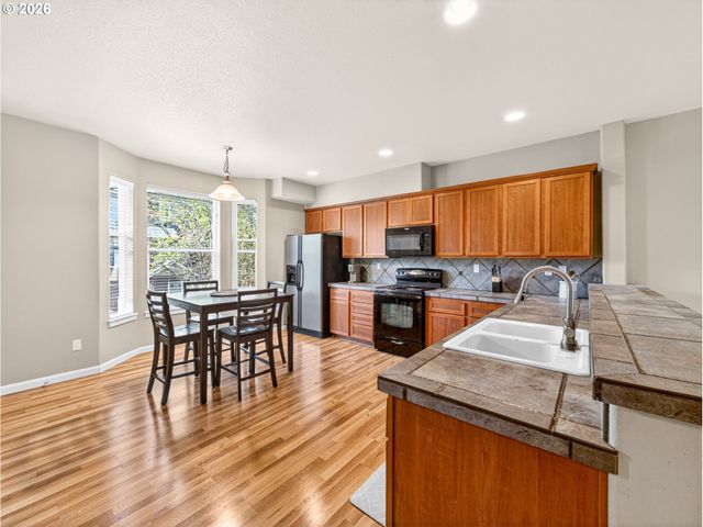 7822 Sw DUNE GRASS Ln, Tigard, OR 97224