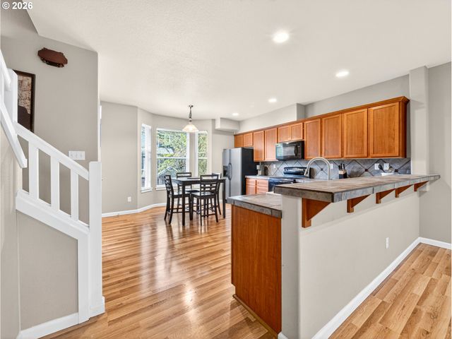 7822 Sw DUNE GRASS Ln, Tigard, OR 97224