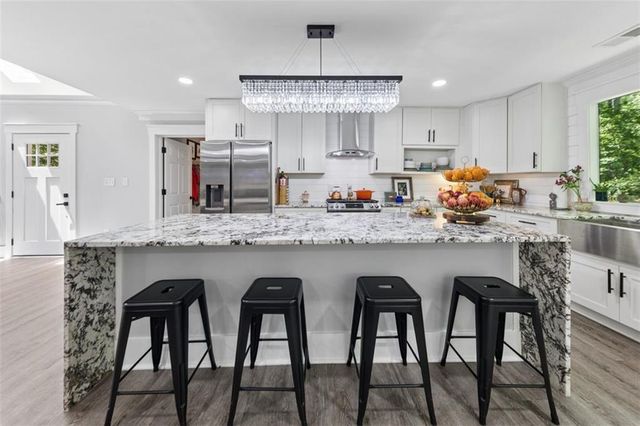 2330 Castle Lane NE, Marietta, GA 30062