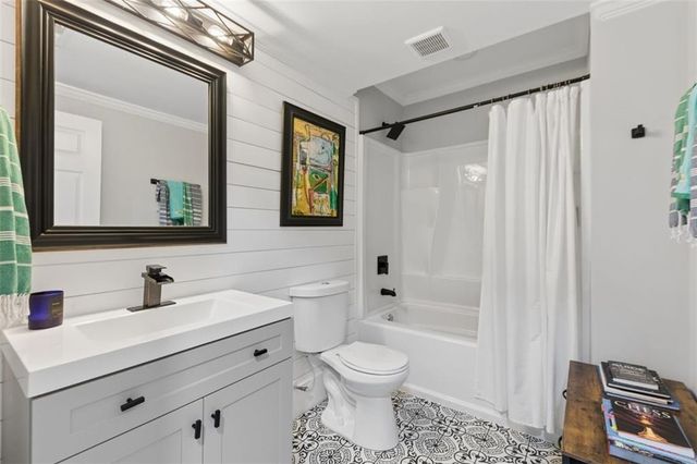 2330 Castle Lane NE, Marietta, GA 30062