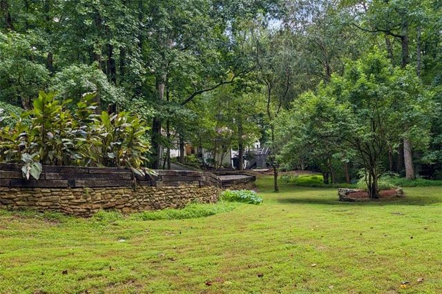 2330 Castle Lane NE, Marietta, GA 30062