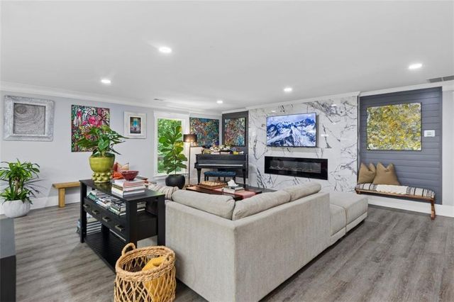 2330 Castle Lane NE, Marietta, GA 30062
