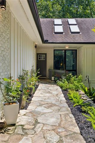 2330 Castle Lane NE, Marietta, GA 30062