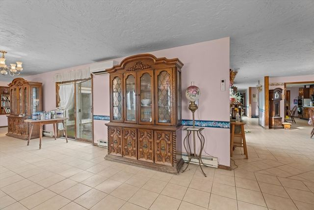 186 Eight Lots Rd, Sutton, MA 01590