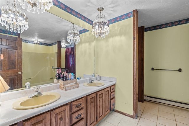 186 Eight Lots Rd, Sutton, MA 01590