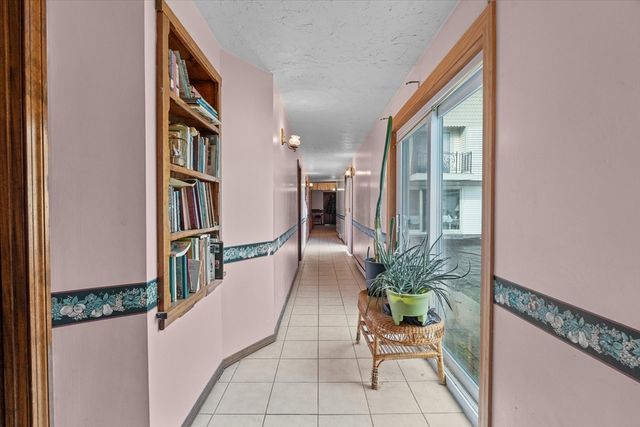 186 Eight Lots Rd, Sutton, MA 01590