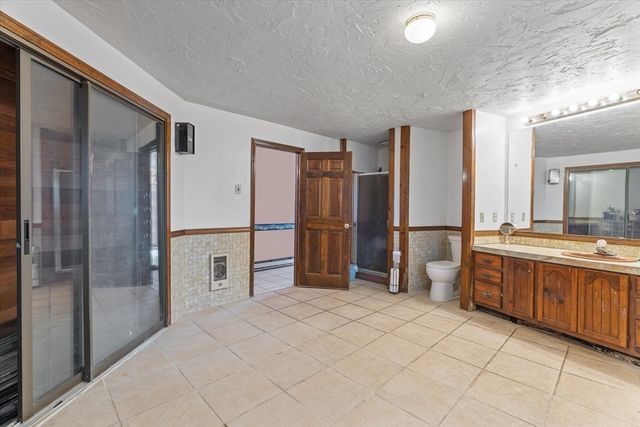 186 Eight Lots Rd, Sutton, MA 01590