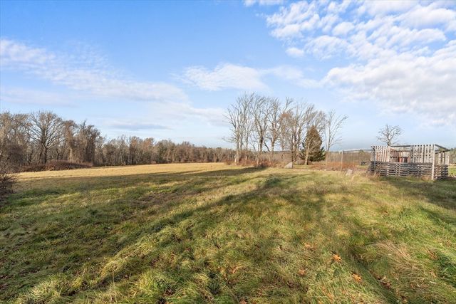 186 Eight Lots Rd, Sutton, MA 01590